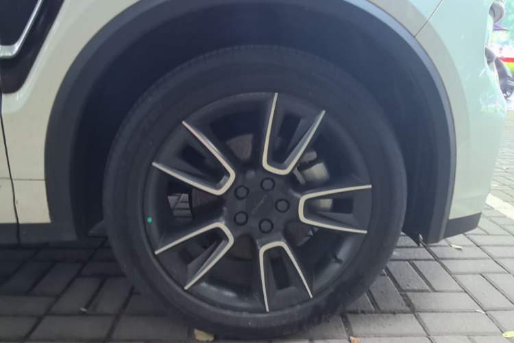 Used Lynk & Co 01 2021 2.0TD Two-Wheel-Drive Pro Trim Right Rear Wheel Hub