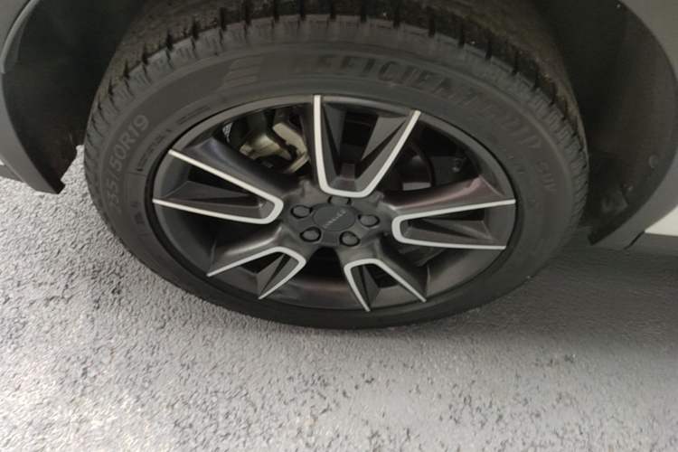 Used Lynk & Co 01 2021 2.0TD Two-Wheel-Drive Pro Trim Right Rear Wheel Hub