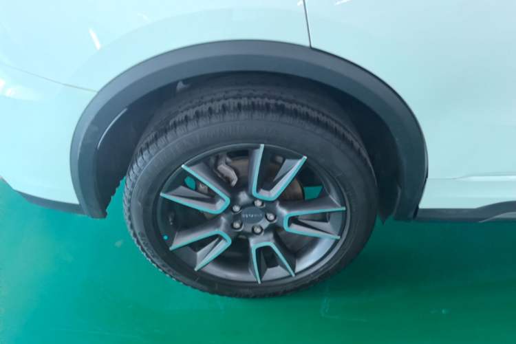 Used Lynk & Co 01 2021 2.0TD Two-Wheel-Drive Pro Trim Right Rear Wheel Hub