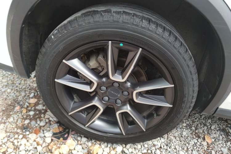 Used Lynk & Co 01 2021 2.0TD Two-Wheel-Drive Pro Trim Right Rear Wheel Hub