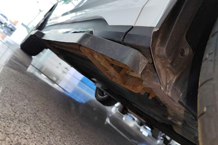 Used Lynk & Co 01 2021 2.0TD Four-Wheel Drive Hype-Halo Right Side Sill