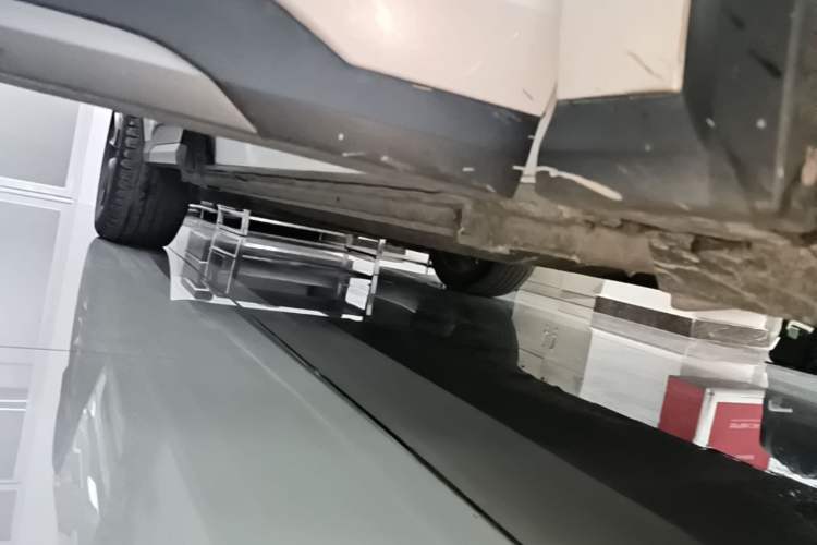 Used Lynk & Co 01 2021 2.0TD Two-Wheel-Drive Pro Trim Right Side Sill