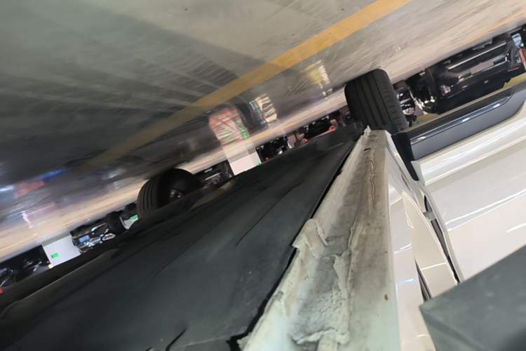 Used Lynk & Co 01 2021 2.0TD Four-Wheel Drive Hype-Halo Right Side Sill