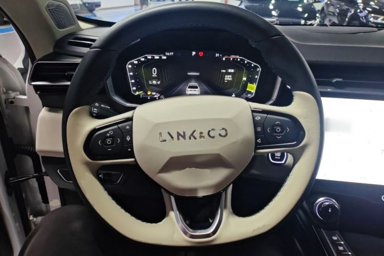 Used Lynk & Co 01 2021 2.0TD Two-Wheel Drive Zhaopu Pro Steering Wheel