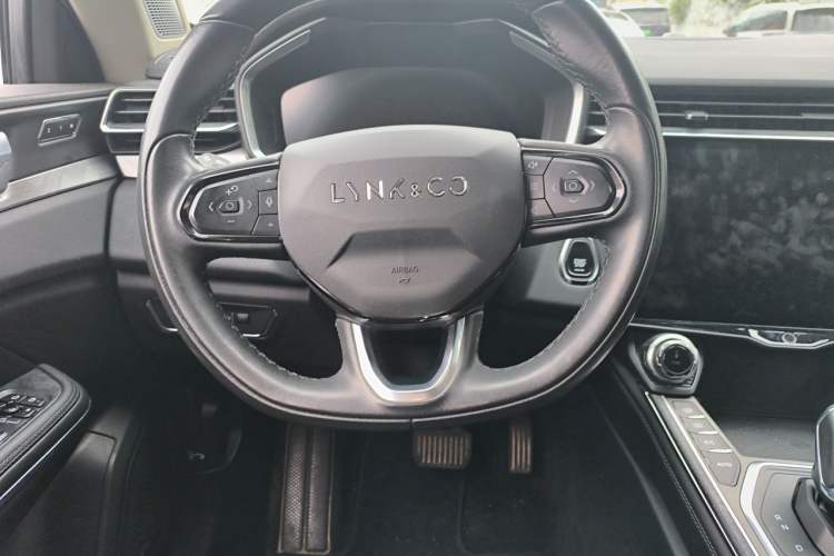 Used Lynk & Co 01 2021 2.0TD Two-Wheel-Drive Pro Trim Steering Wheel