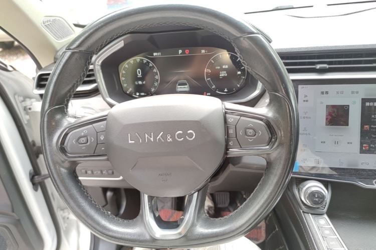 Used Lynk & Co 01 2021 2.0TD Two-Wheel-Drive Pro Trim Steering Wheel