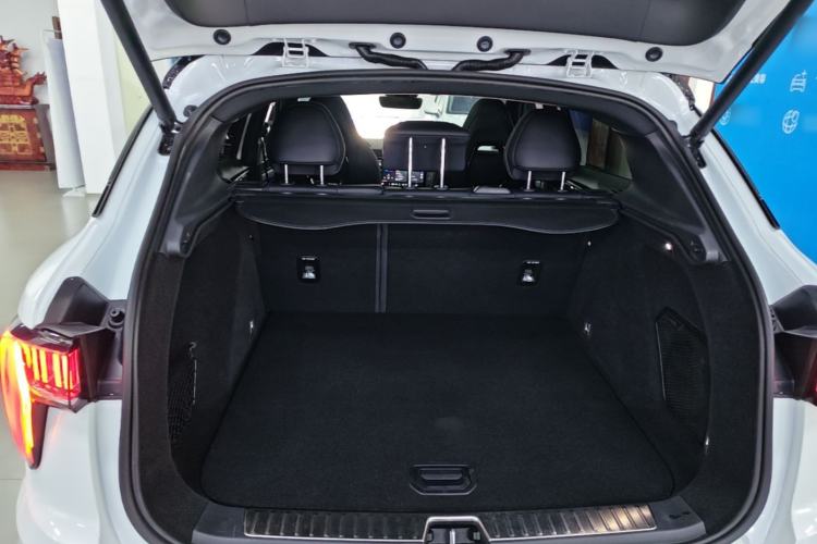 Used Lynk & Co 01 2021 2.0TD Four-Wheel Drive Hype-Halo Trunk