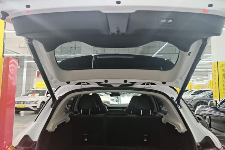 Used Lynk & Co 01 2021 2.0TD Two-Wheel-Drive Pro Trim Trunk