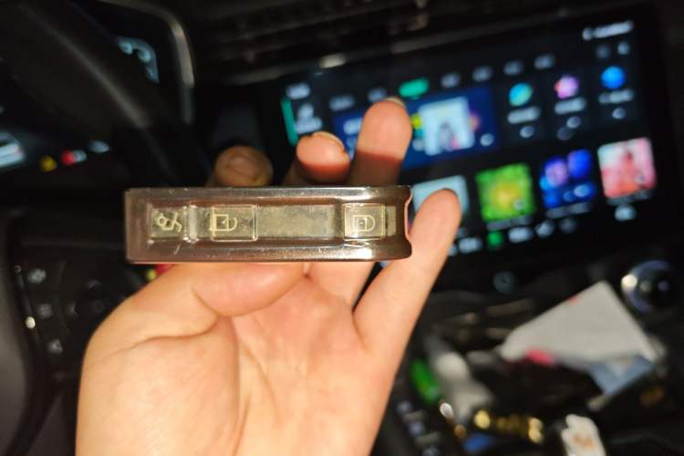 Used Lynk & Co 01 2021 2.0TD Two-Wheel-Drive Pro Trim Vehicle Key