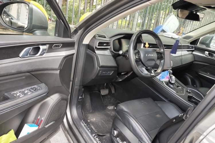Used Lynk & Co 01  Driver Seat