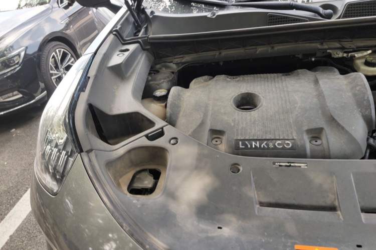 Used Lynk & Co 01  Engine Bay Right