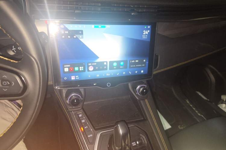 Used Lynk & Co 01 2023 2.0TD Two-Wheel Drive Pro Trim Audio And AC Panel