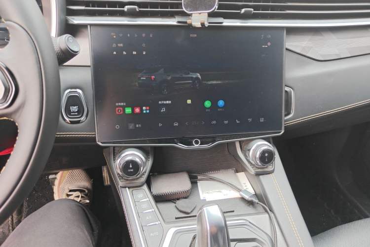 Used Lynk & Co 01 2023 2.0TD Two-Wheel Drive Pro Trim Audio And AC Panel