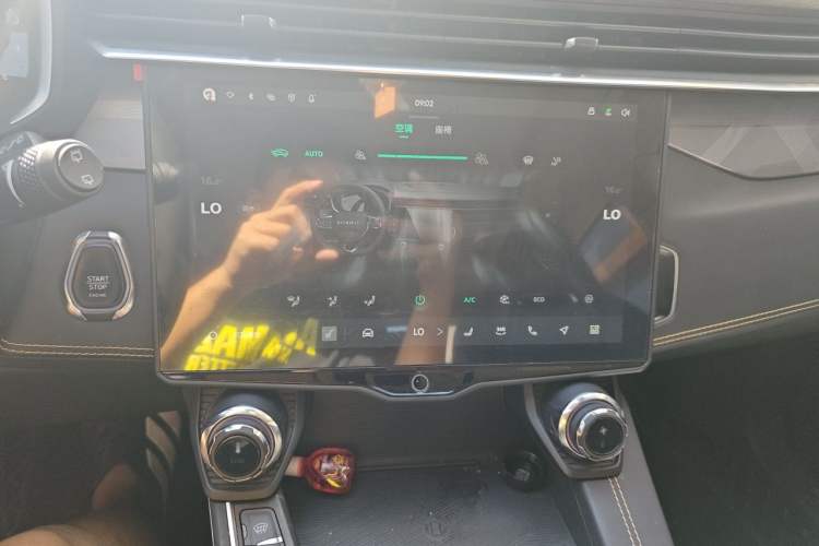 Used Lynk & Co 01 2023 2.0TD Two-Wheel Drive Pro Trim Audio And AC Panel
