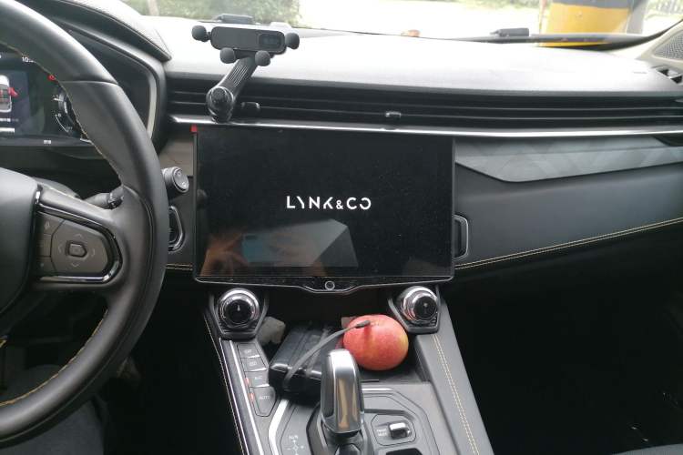 Used Lynk & Co 01 2023 2.0TD Two-Wheel Drive Pro Trim Audio And AC Panel