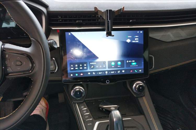 Used Lynk & Co 01 2023 2.0TD Two-Wheel Drive Pro Trim Audio And AC Panel