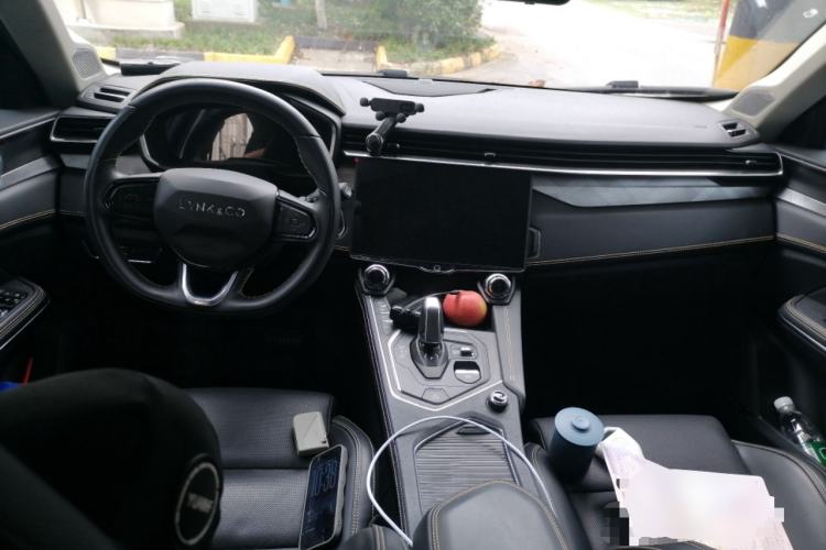 Used Lynk & Co 01 2023 2.0TD Two-Wheel Drive Pro Trim Center Console