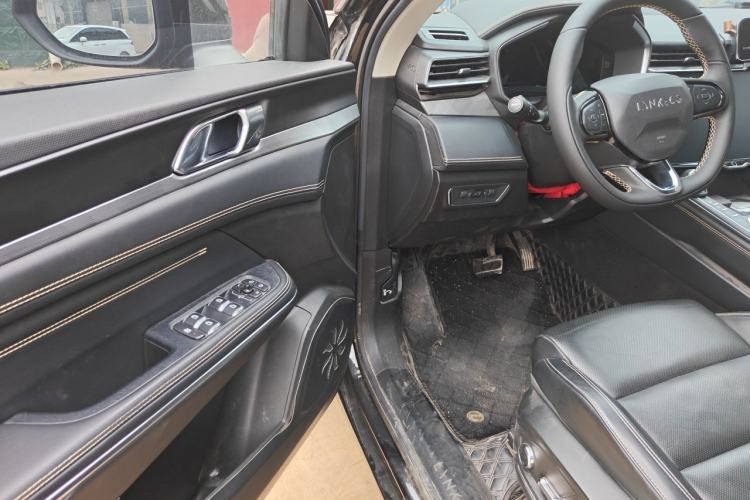 Used Lynk & Co 01 2023 2.0TD Two-Wheel Drive Pro Trim Driver Seat