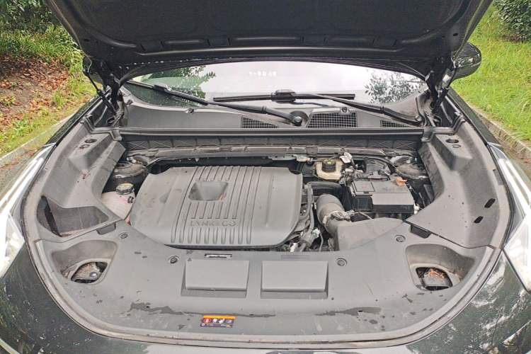 Used Lynk & Co 01 2023 2.0TD Two-Wheel Drive Pro Trim Engine Bay