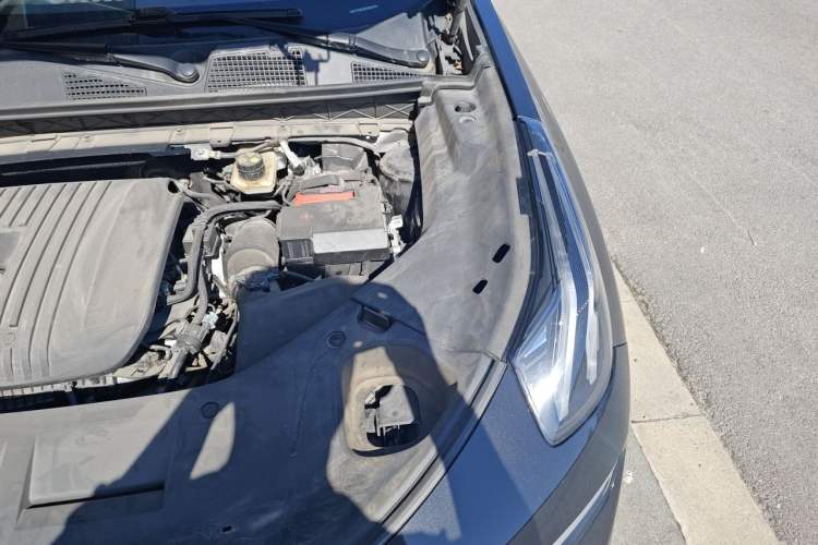 Used Lynk & Co 01 2023 2.0TD Two-Wheel Drive Pro Trim Engine Bay Left