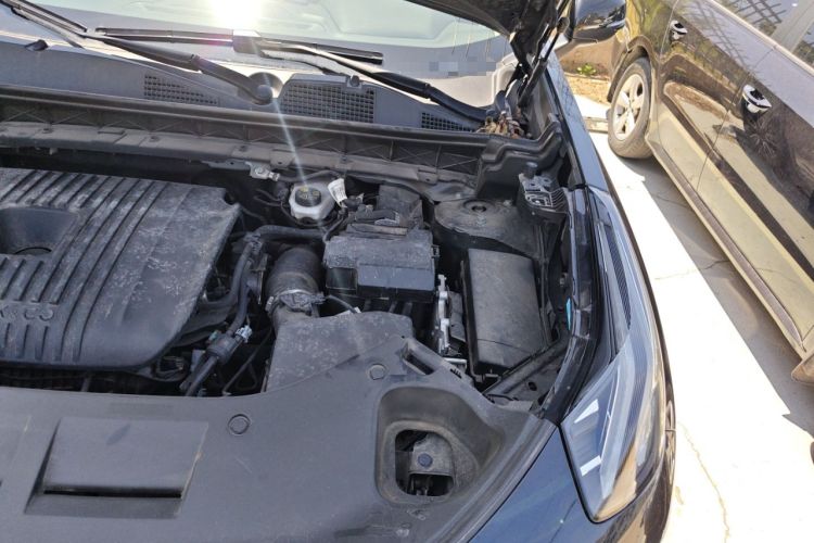 Used Lynk & Co 01 2023 2.0TD Two-Wheel Drive Pro Trim Engine Bay Left