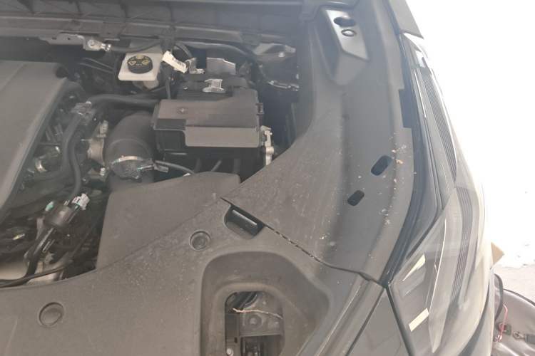 Used Lynk & Co 01 2023 2.0TD Four-Wheel Drive Dark Night Edition Engine Bay Left