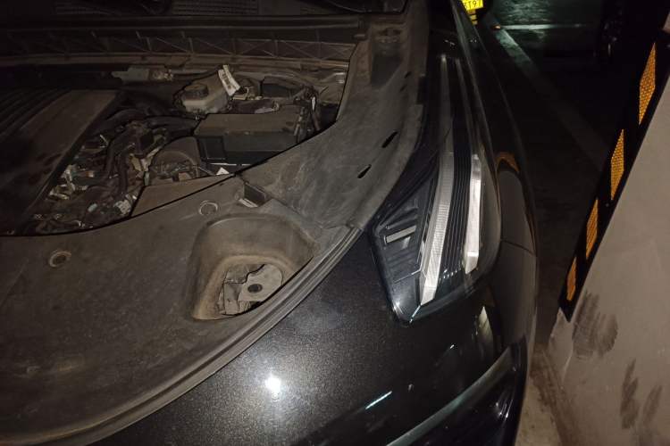 Used Lynk & Co 01 2023 2.0TD Two-Wheel Drive Pro Trim Engine Bay Left