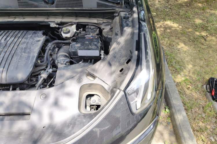 Used Lynk & Co 01 2023 2.0TD Two-Wheel Drive Pro Trim Engine Bay Left