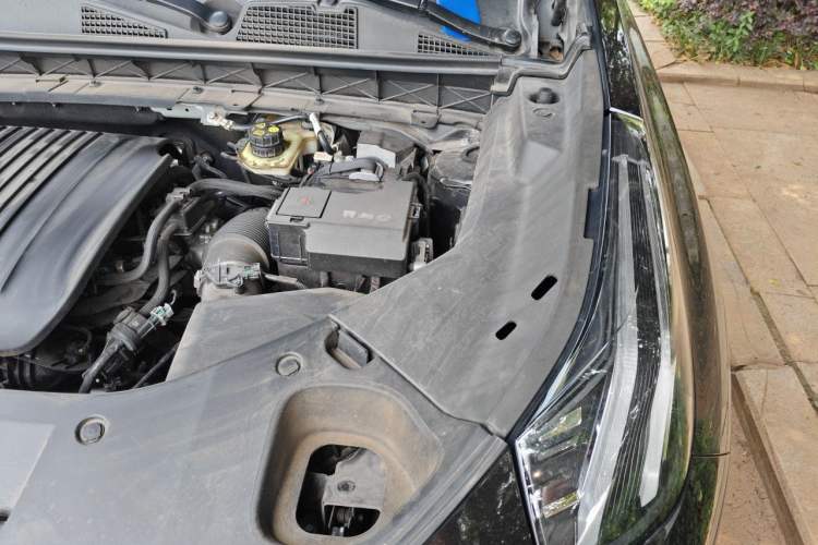 Used Lynk & Co 01 2023 2.0TD Two-Wheel Drive Pro Trim Engine Bay Left