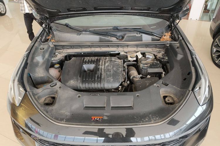 Used Lynk & Co 01 2023 2.0TD Four-Wheel Drive Dark Night Edition Engine Bay