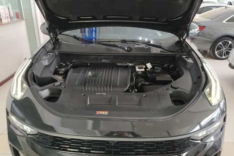 Used Lynk & Co 01 2023 2.0TD Four-Wheel Drive Dark Night Edition Engine Bay