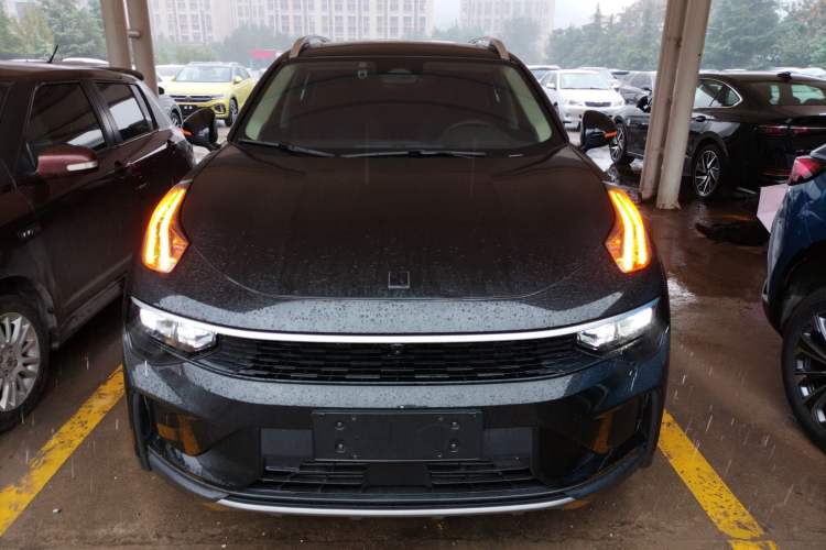 Used Lynk & Co 01 2023 2.0TD Two-Wheel Drive Pro Trim Exterior 1