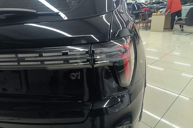 Used Lynk & Co 01 2023 2.0TD Two-Wheel Drive Pro Trim Exterior 3