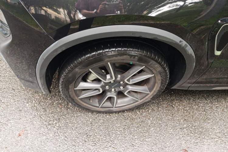 Used Lynk & Co 01 2023 2.0TD Two-Wheel Drive Pro Trim Exterior 4