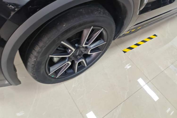 Used Lynk & Co 01 2023 2.0TD Two-Wheel Drive Pro Trim Exterior 4
