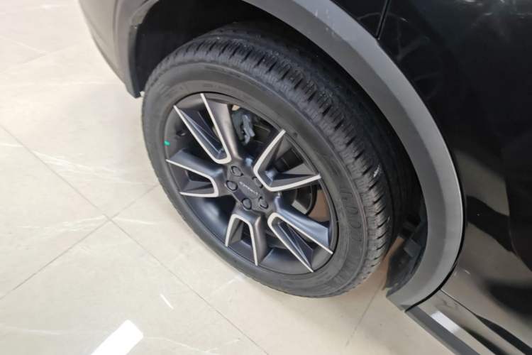 Used Lynk & Co 01 2023 2.0TD Two-Wheel Drive Pro Trim Exterior 5