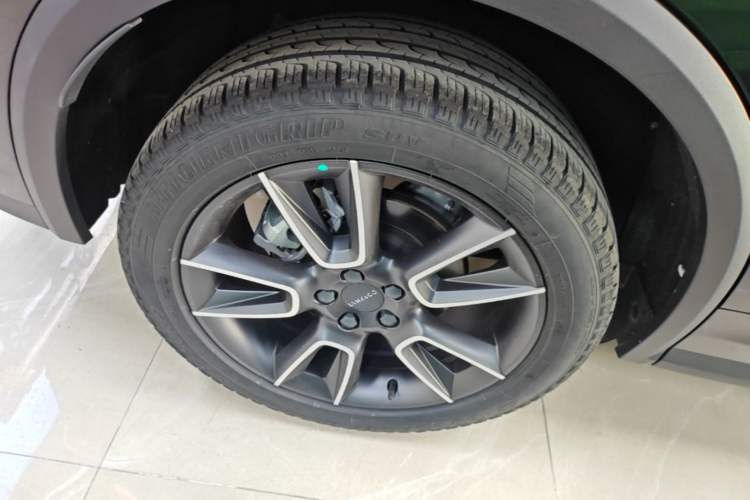 Used Lynk & Co 01 2023 2.0TD Two-Wheel Drive Pro Trim Exterior 5