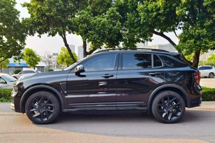Used Lynk & Co 01 2023 2.0TD Four-Wheel Drive Dark Night Edition Exterior 7