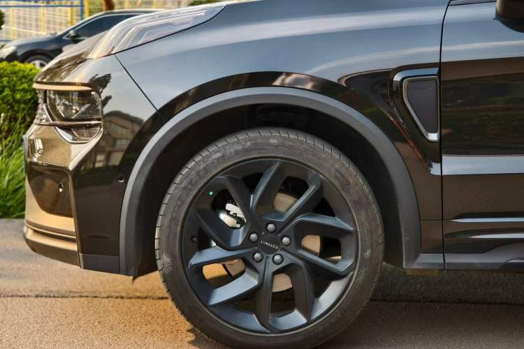 Used Lynk & Co 01 2023 2.0TD Four-Wheel Drive Dark Night Edition Exterior 8