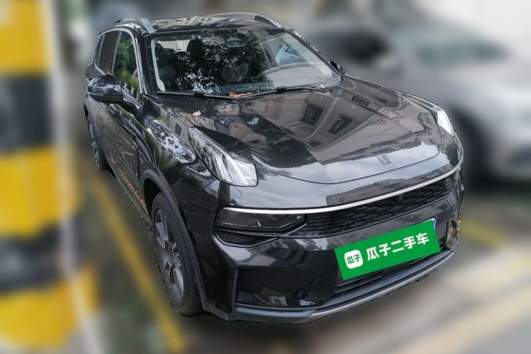 Used Lynk & Co 01 2023 2.0TD Two-Wheel Drive Pro Trim Front Right 45 Deg