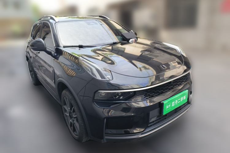 Used Lynk & Co 01 2023 2.0TD Two-Wheel Drive Pro Trim Front Right 45 Deg