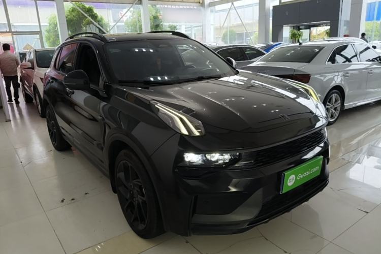 Used Lynk & Co 01 2023 2.0TD Four-Wheel Drive Dark Night Edition Front Right 45 Deg