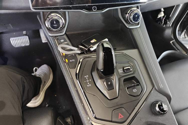 Used Lynk & Co 01 2023 2.0TD Four-Wheel Drive Dark Night Edition Gear Lever