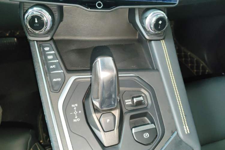 Used Lynk & Co 01 2023 2.0TD Two-Wheel Drive Asian Games Edition Gear Lever