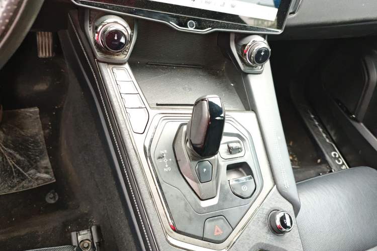 Used Lynk & Co 01 2023 1.5TD EM-F PM Gear Lever
