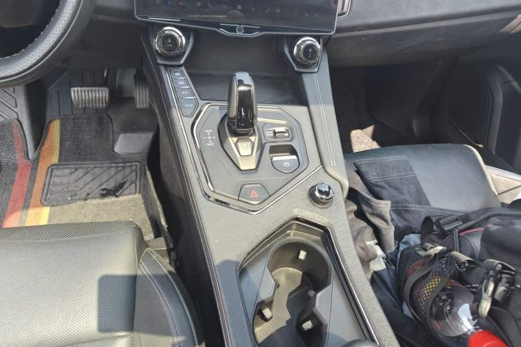Used Lynk & Co 01 2023 1.5TD EM-F PM Gear Lever