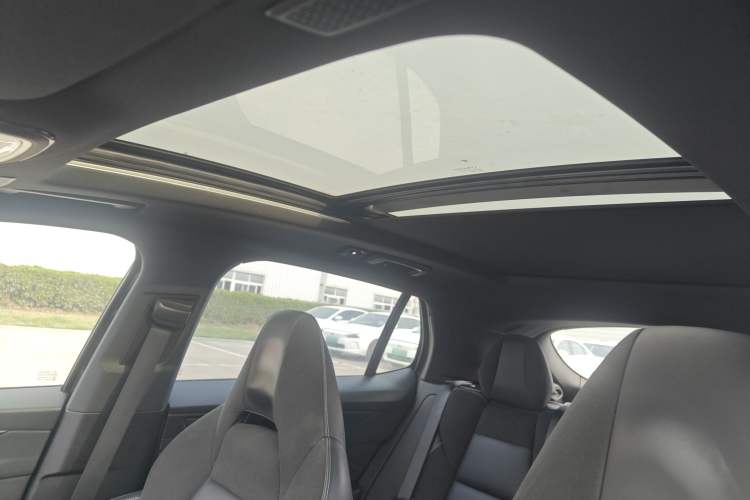 Used Lynk & Co 01 2023 1.5TD EM-F AM Headliner