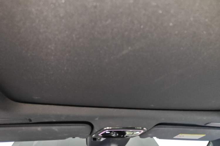 Used Lynk & Co 01 2023 2.0TD Four-Wheel Drive Dark Night Edition Headliner