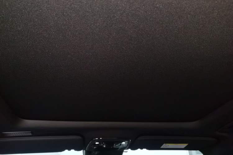 Used Lynk & Co 01 2023 2.0TD Four-Wheel Drive Dark Night Edition Headliner