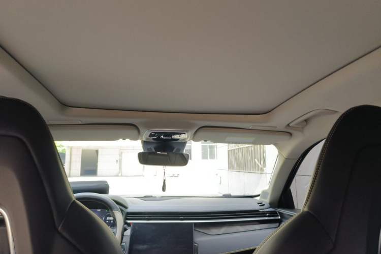 Used Lynk & Co 01 2023 2.0TD Two-Wheel Drive Pro Trim Headliner